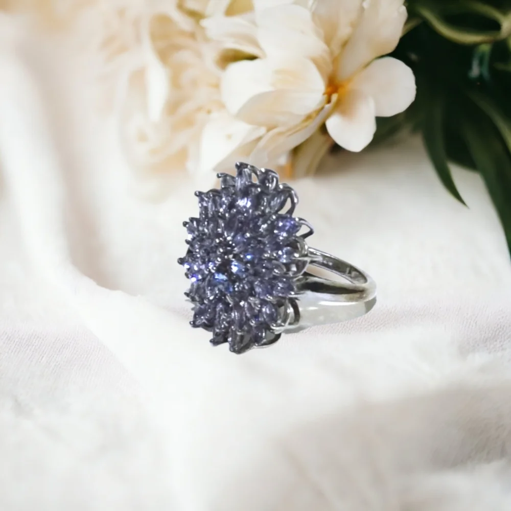 Ice blue cluster ring - Picture 3 of 4